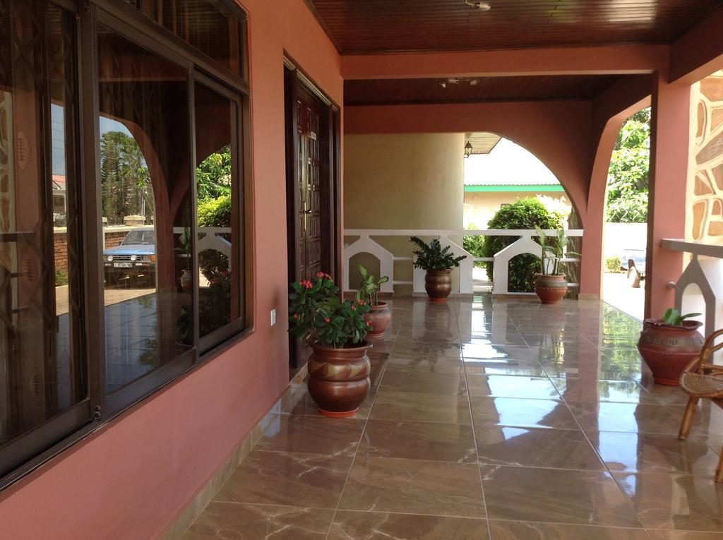 Benconi Lodge Accra Eksteriør bilde