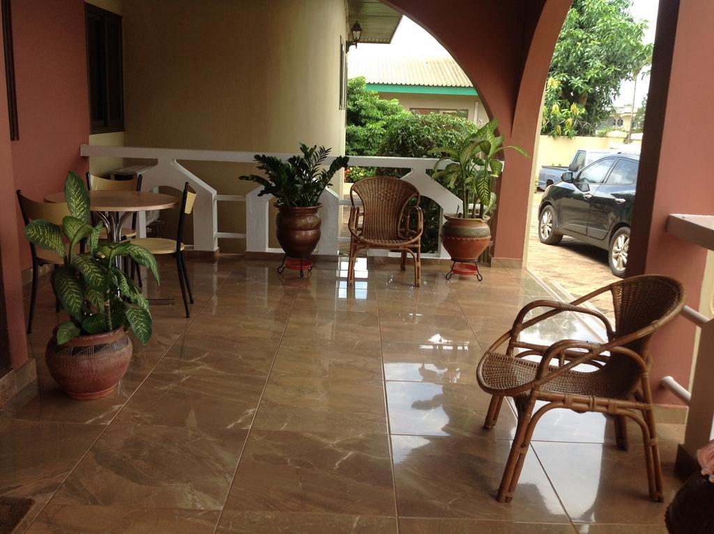 Benconi Lodge Accra Eksteriør bilde